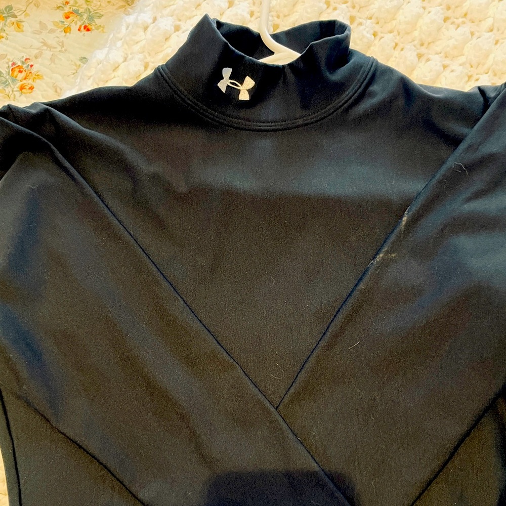 Men’s Under Armour Cold Gear shirt. Size Large